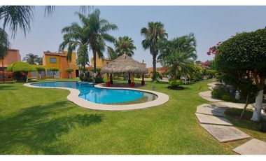 Casa en Las Garzas con alberca terreno excedente ACEPTO CREDITOS