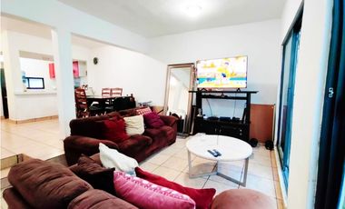 Casa sola en Venta en Cuernavaca Miraval con jardín ACEPTO CREDITO