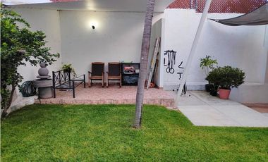 Casa sola en Venta en Cuernavaca Miraval con jardín ACEPTO CREDITO