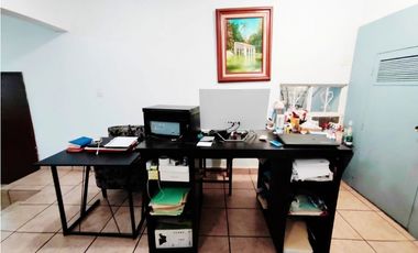 Casa sola en Venta en Cuernavaca Miraval con jardín ACEPTO CREDITO