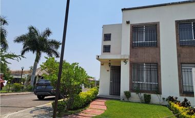 Casa en venta con alberca 3 recamaras ACEPTO CREDITOS