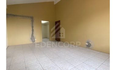 Casa Esquinera Vía a la Costa en Urb. Puerto Azul