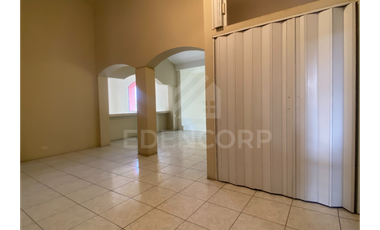 Casa Esquinera Vía a la Costa en Urb. Puerto Azul