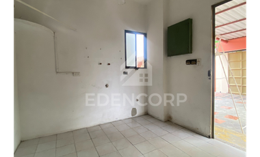 Casa Esquinera Vía a la Costa en Urb. Puerto Azul