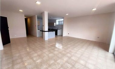 Kennedy, Hermoso Departamento en Renta, 150mm2