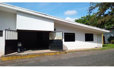 PEDREGAL / EL PARADOR / GALERA COMERCIAL / 245M2 / SOBRE VIA