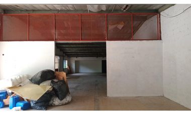 PEDREGAL / EL PARADOR / GALERA COMERCIAL / 245M2 / SOBRE VIA