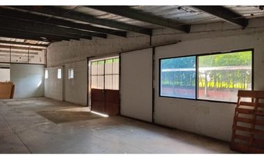 PEDREGAL / EL PARADOR / GALERA COMERCIAL / 245M2 / SOBRE VIA