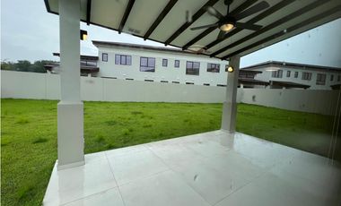 CASA EN SANTA MARIA DE 4 RECAMARAS ESTRENAR  460M2 THE WOODS MLD
