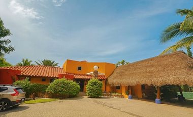 Casa de Playa Frente al Mar en Punta Roca: Lujo y Exclusividad