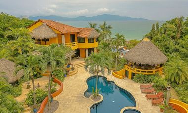 Casa de Playa Frente al Mar en Punta Roca: Lujo y Exclusividad