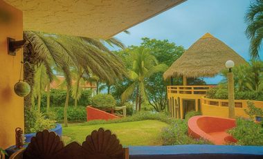 Casa de Playa Frente al Mar en Punta Roca: Lujo y Exclusividad