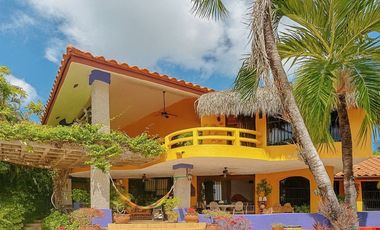 Casa de Playa Frente al Mar en Punta Roca: Lujo y Exclusividad