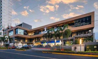 ALQUILO LOCAL COMERCIAL THE PLAZA CINCUENTENARIO 116.9 M2 VV