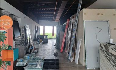 ALQUILO LOCAL COMERCIAL THE PLAZA CINCUENTENARIO 116.9 M2 VV