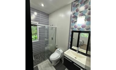 VENTA DE CASA EN ALBROOK - UNIFAMILIAR