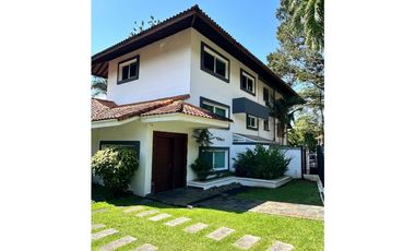 VENTA DE CASA EN ALBROOK - UNIFAMILIAR