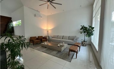 VENTA DE CASA EN ALBROOK - UNIFAMILIAR