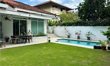 VENTA DE CASA EN ALBROOK - UNIFAMILIAR