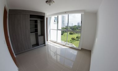 Alquilo Apartamento sobre el Parque Omar # 1772 aad