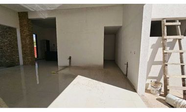 VENTA · CASA ·3 DORMITORIO · GARDENS · BARRIO PRIVADO LUJAN