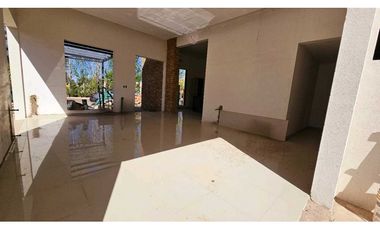 VENTA · CASA ·3 DORMITORIO · GARDENS · BARRIO PRIVADO LUJAN