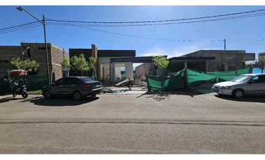 VENTA · CASA ·3 DORMITORIO · GARDENS · BARRIO PRIVADO LUJAN