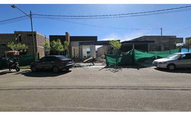 VENTA · CASA ·3 DORMITORIO · GARDENS · BARRIO PRIVADO LUJAN