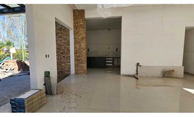 VENTA · CASA ·3 DORMITORIO · GARDENS · BARRIO PRIVADO LUJAN