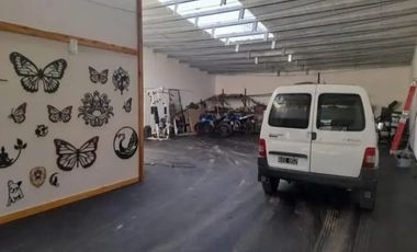 Venta, Galpón con departamento 2 amb