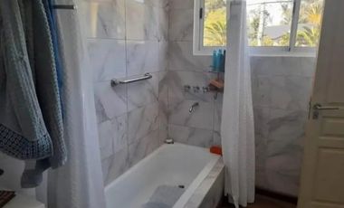 Venta, Galpón con departamento 2 amb