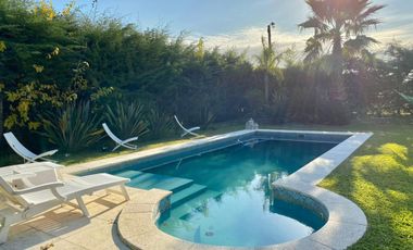 CASA EN VENTA EN ACACIAS BLANCAS 4 AMB PILETA