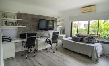 CASA EN VENTA EN ACACIAS BLANCAS 4 AMB PILETA