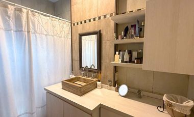 CASA EN VENTA EN ACACIAS BLANCAS 4 AMB PILETA