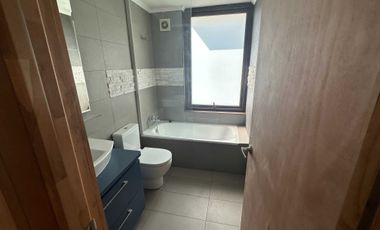 Casa en arriendo en LA REINA