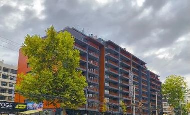 Local Comercial en Arriendo en Avenida Las Condes con Padre Hurtado