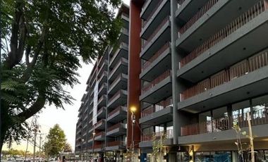 Local Comercial en Arriendo en Avenida Las Condes con Padre Hurtado