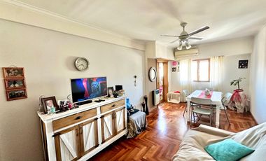 SE VENDE SEMIPISO 2 DOR Y COCHERA 9 DE JULIO 1800