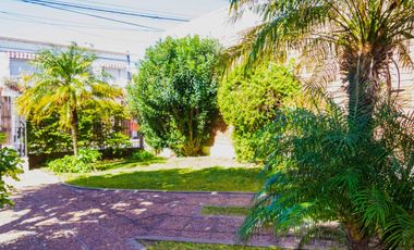 SE VENDE SEMIPISO 2 DOR Y COCHERA 9 DE JULIO 1800