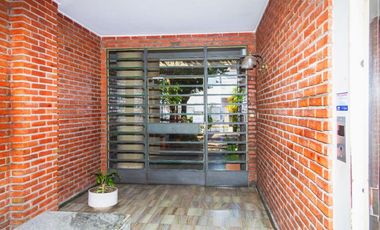 SE VENDE SEMIPISO 2 DOR Y COCHERA 9 DE JULIO 1800