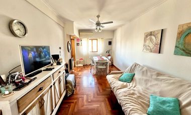 SE VENDE SEMIPISO 2 DOR Y COCHERA 9 DE JULIO 1800