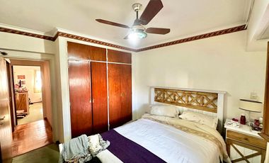 SE VENDE SEMIPISO 2 DOR Y COCHERA 9 DE JULIO 1800