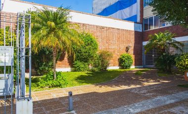 SE VENDE SEMIPISO 2 DOR Y COCHERA 9 DE JULIO 1800