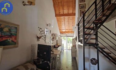 ALQUILER PH amplio dormitorio en suite, toilette y gran jardín