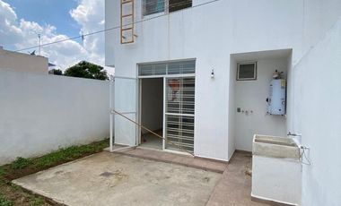 Casa en Renta con 2 hab en Parques de Tesistán, Zapopan, Jalisco