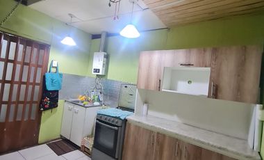 HERMOSA PROPIEDAD EN PASAJE CERRADO