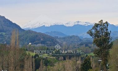 ¡Oportunidad! Parcela y Casa en Construcción en Panguipulli  vista Volcán