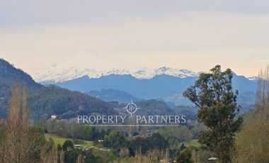 ¡Oportunidad! Parcela y Casa en Construcción en Panguipulli  vista Volcán