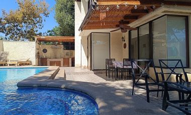 CASA EN VENTA, 5D 3B, PLAZA OSSANDON, SIMON BOLIVAR