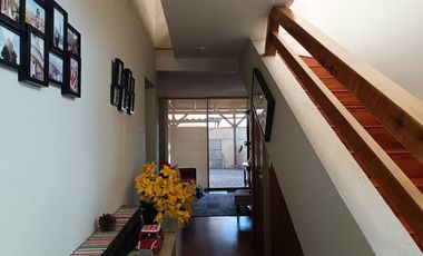 CASA EN VENTA, 5D 3B, PLAZA OSSANDON, SIMON BOLIVAR